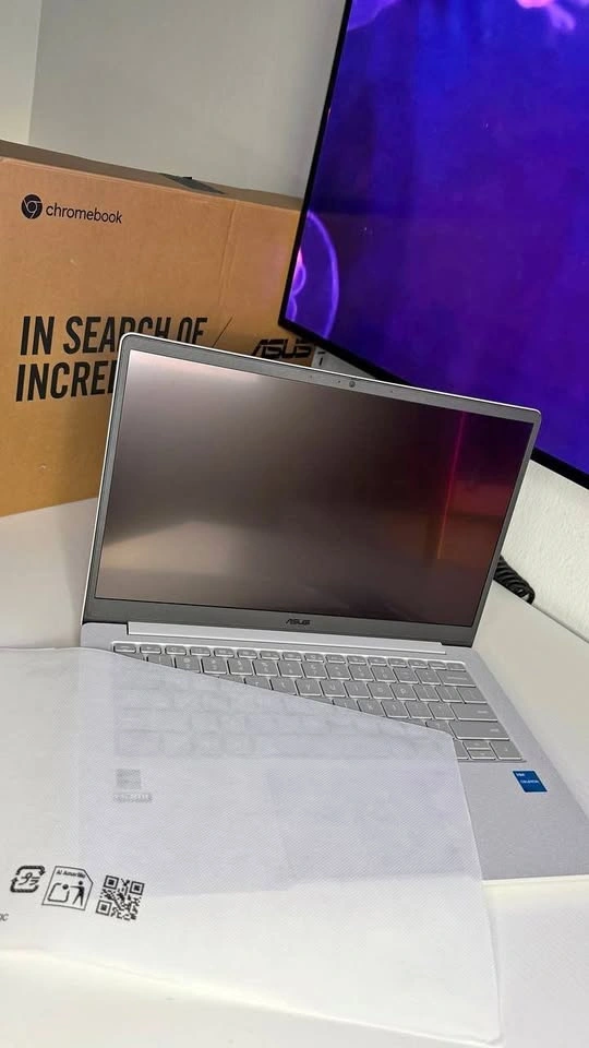 ASUS Chromebook CX14 14" FHD Touchscreen Laptop Celeron N4500 8G