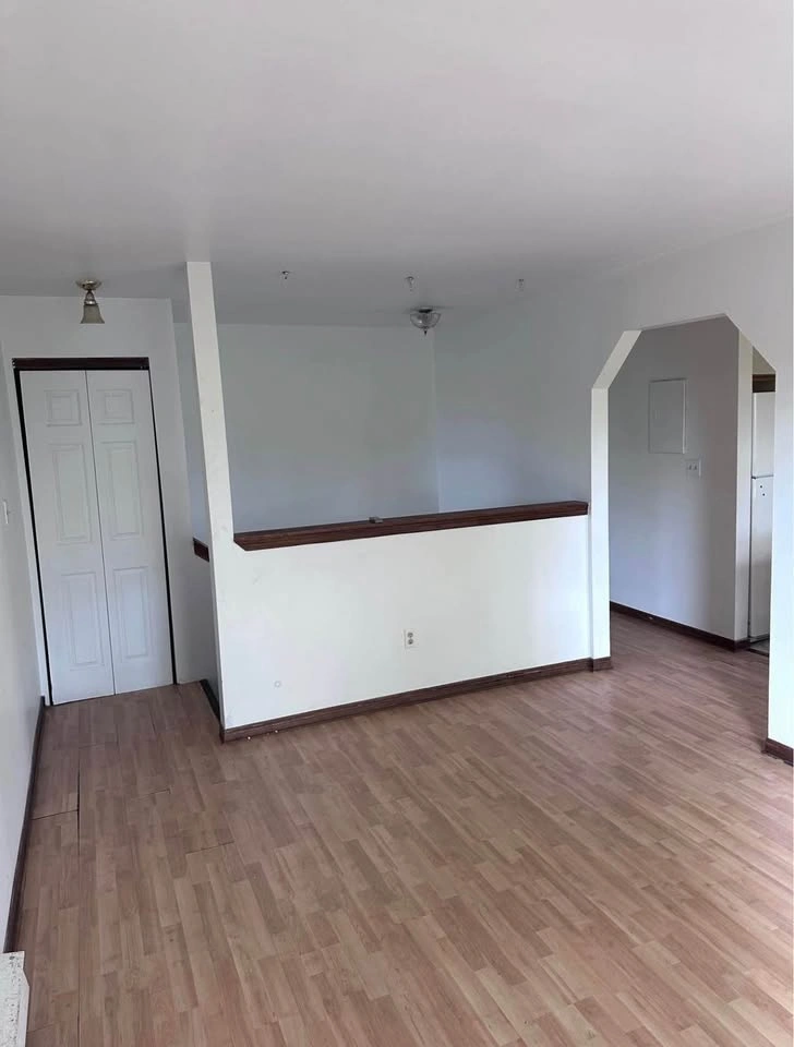 2 Beds 1 Bath - Apartment - photo 3