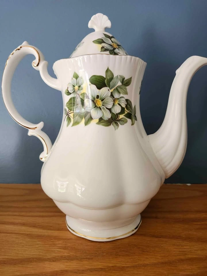 Bone China Paragon Dogwood Coffee Pot Set - photo 3