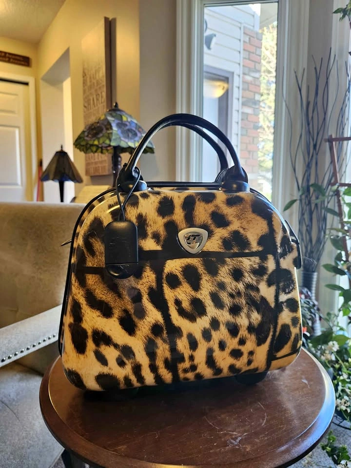 Leopard Print Hardshell Beauty Travel Case
