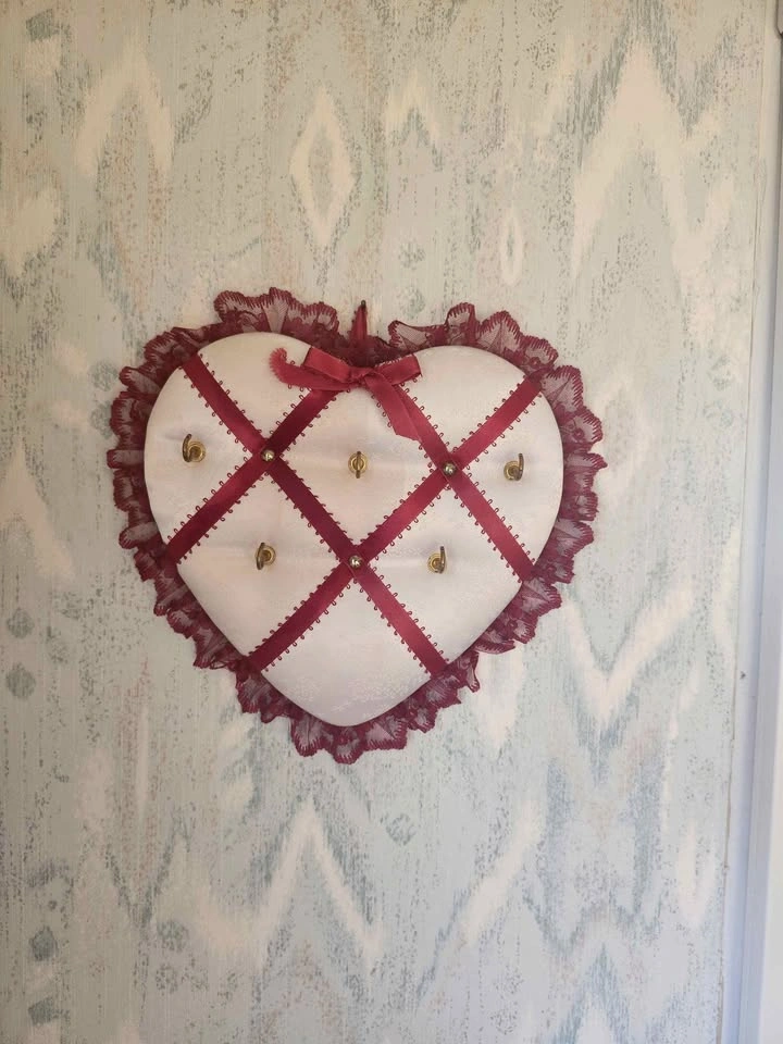 Vintage jewelry necklace holder