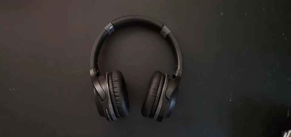 Audio-Technica Bluetooth Over-Ear Headphones (ATH-s200bt) image indicator(4)