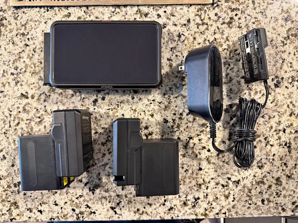 Atomos Ninja V Monitor with Batteries and Charger