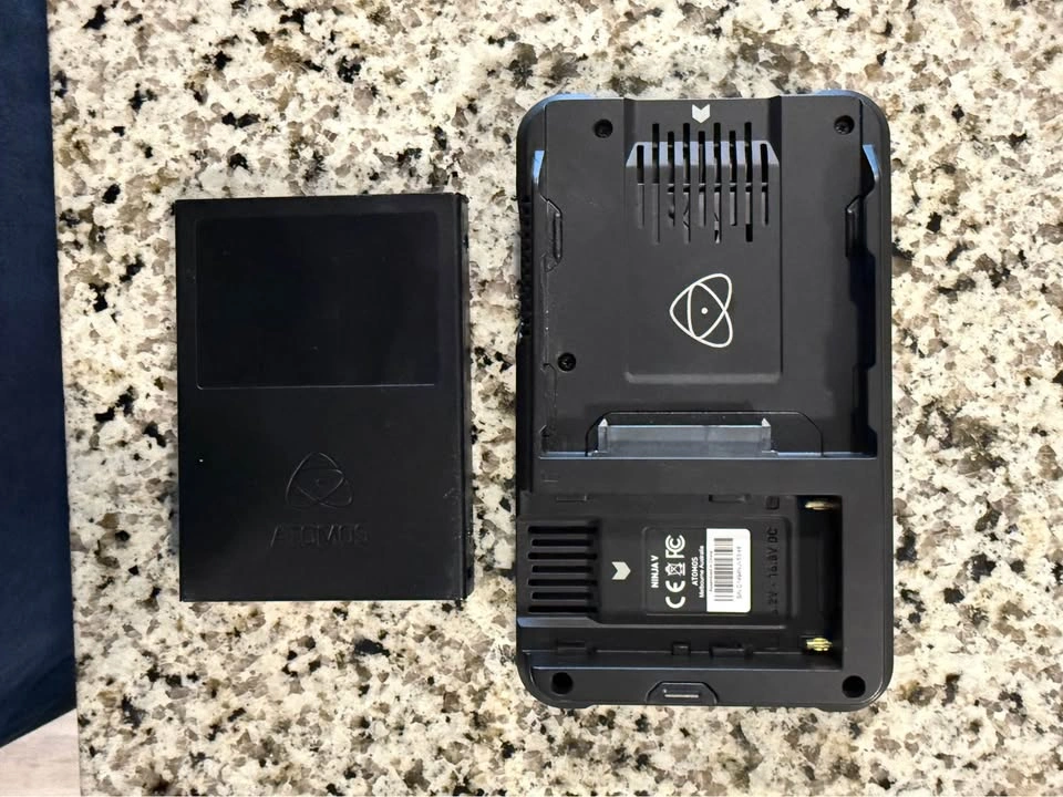 Atomos Ninja V Monitor with Batteries and Charger - photo 2