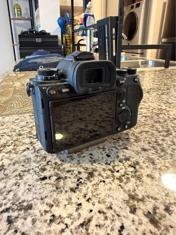 Sony Alpha 1 Camera Body - photo 2