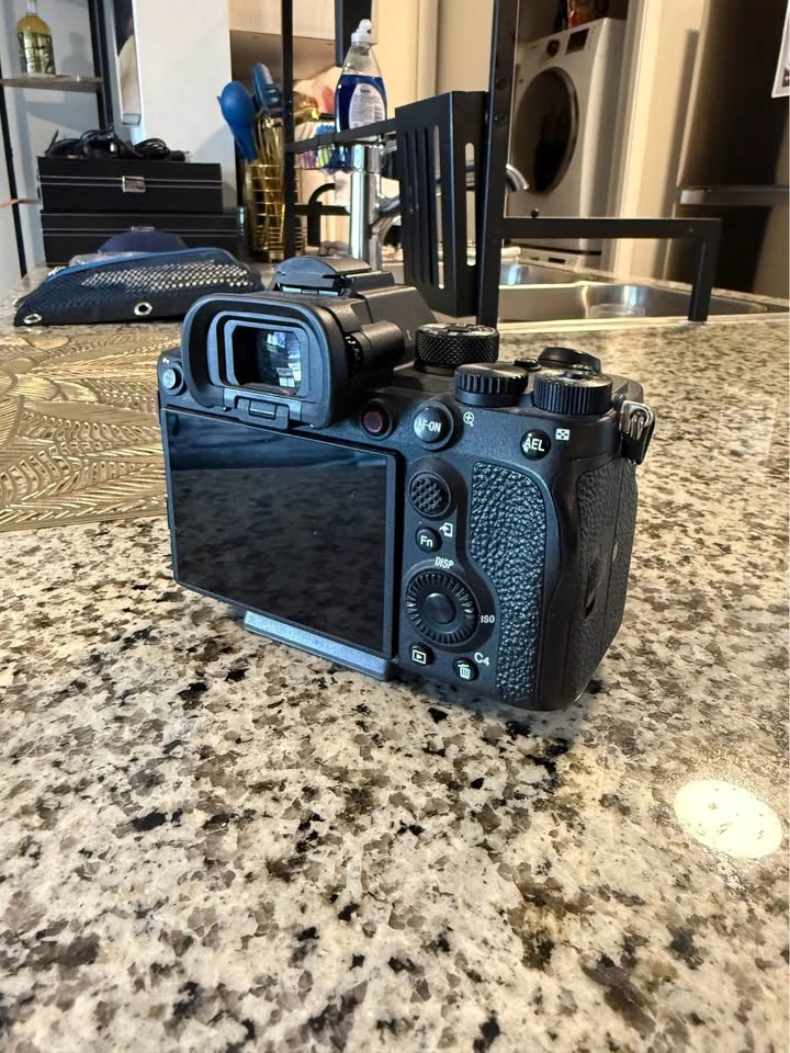 Sony Alpha 1 Camera Body - photo 3