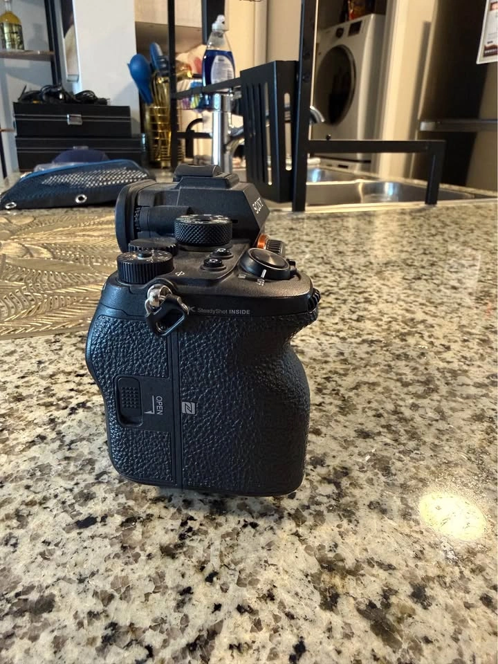 Sony Alpha 1 Camera Body - photo 4