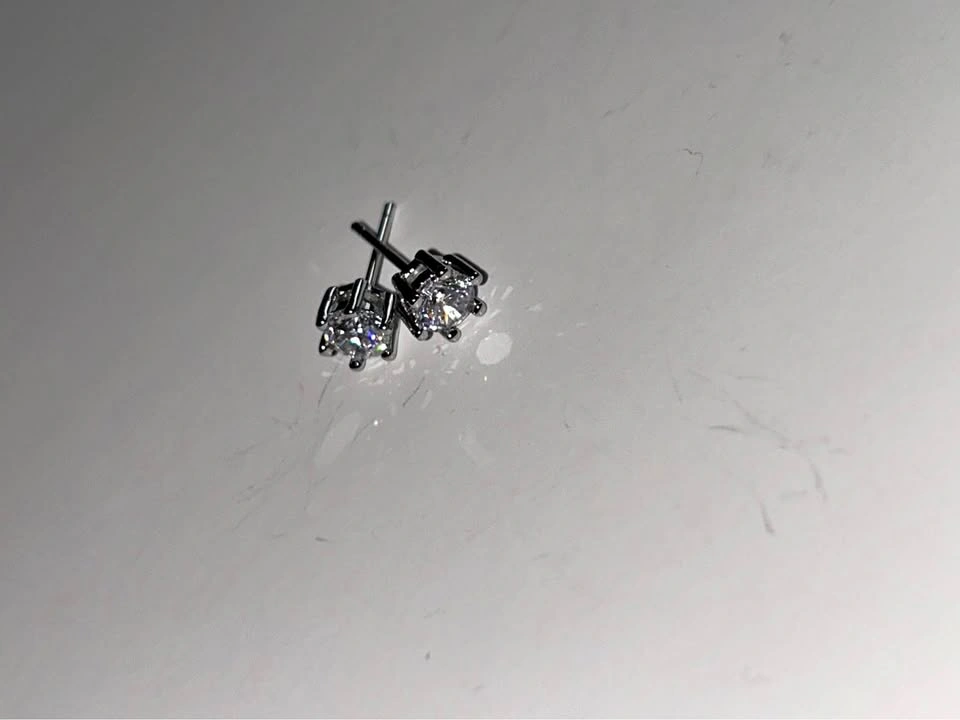 ✨CZ Stud Earrings 💎 Super Sparkly – Must See✨