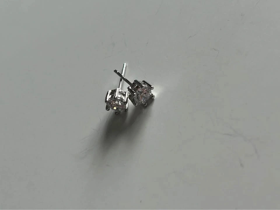 ✨CZ Stud Earrings 💎 Super Sparkly – Must See✨ - photo 2
