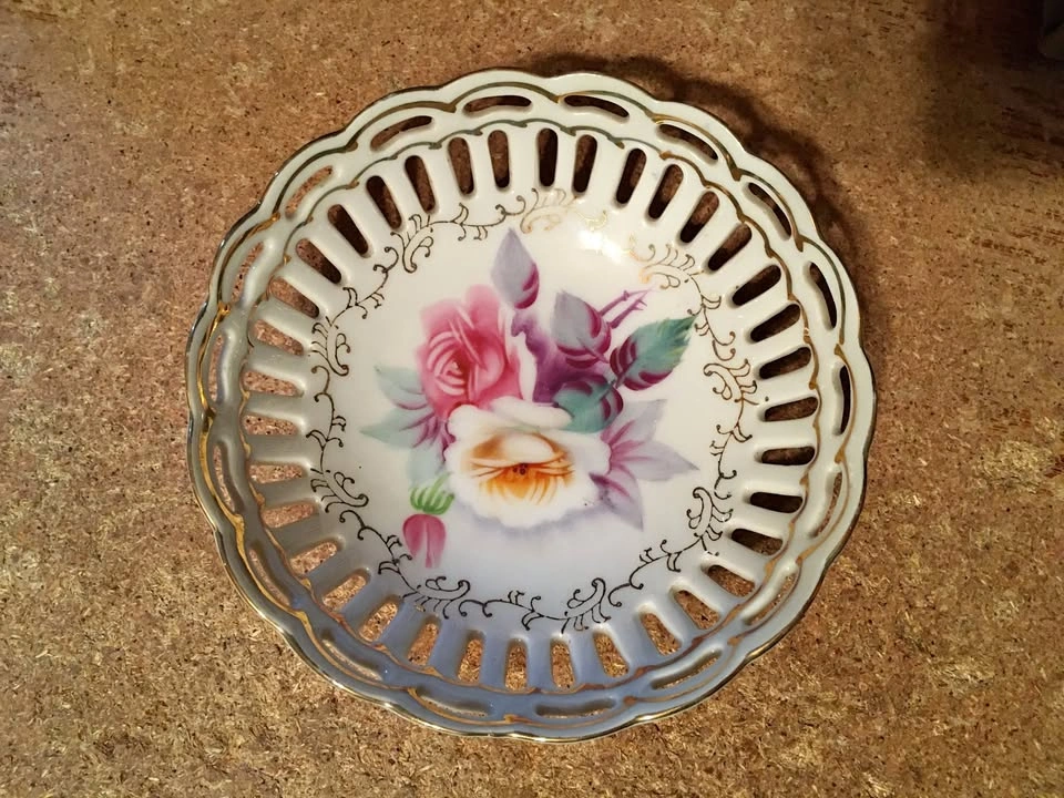 Floral Hand Painted Lace Edge Bowl - Made in Japan (6")