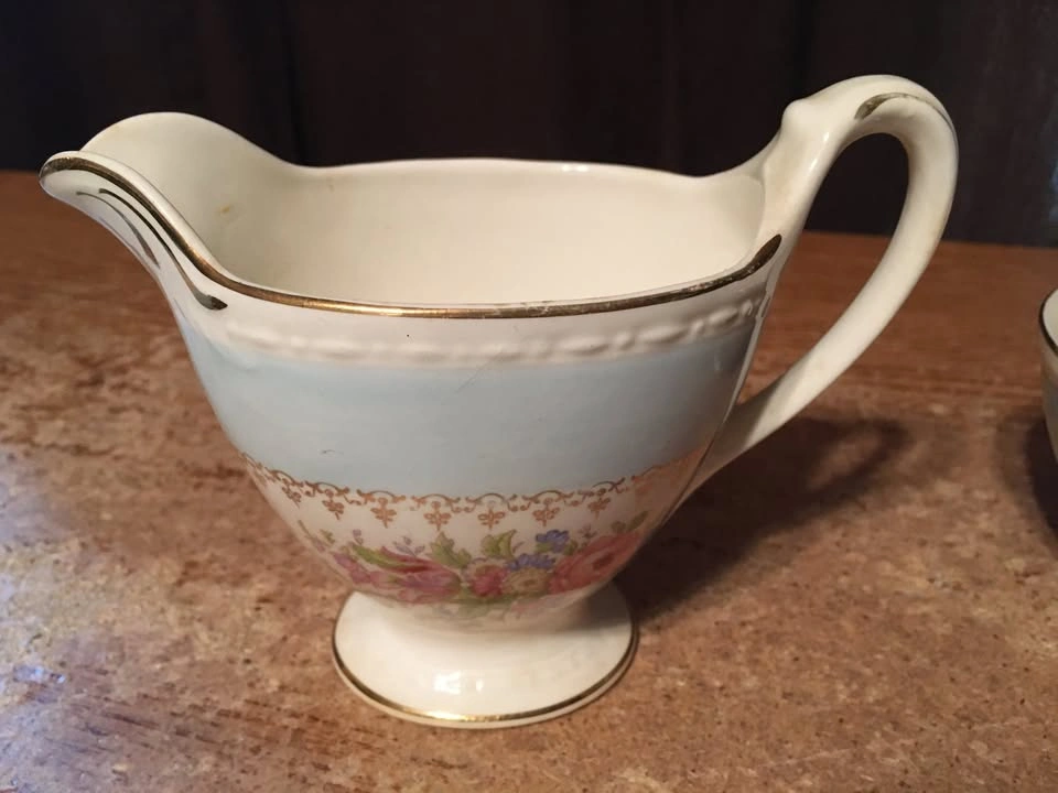 VINTAGE HOMER LAUGHLIN EGGSHELL GEORGIAN CREAMER & CUP - photo 2