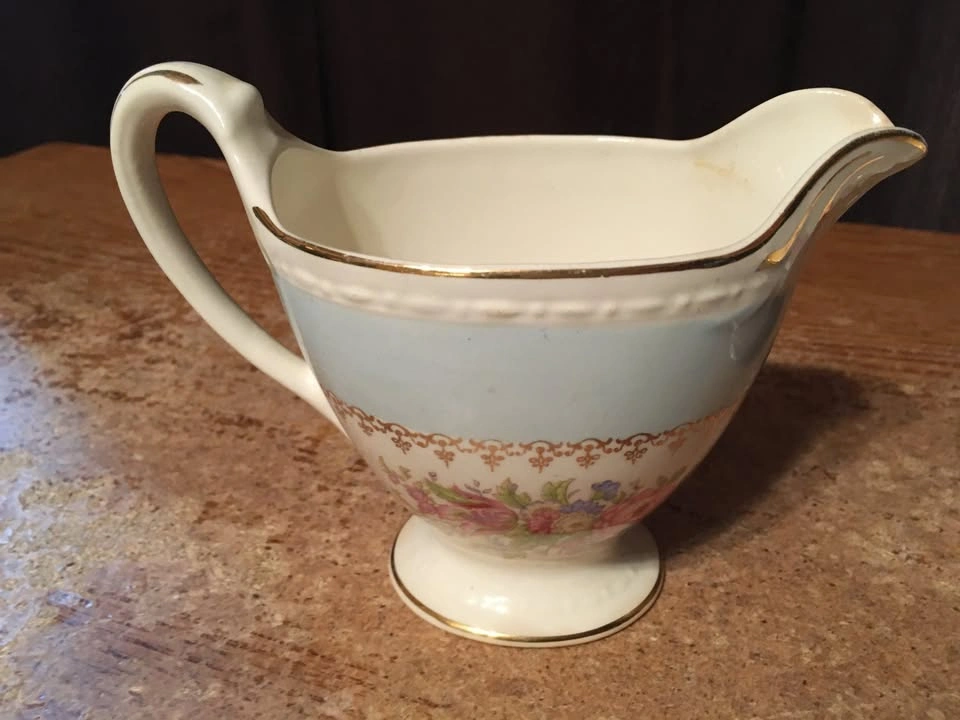 VINTAGE HOMER LAUGHLIN EGGSHELL GEORGIAN CREAMER & CUP - photo 3