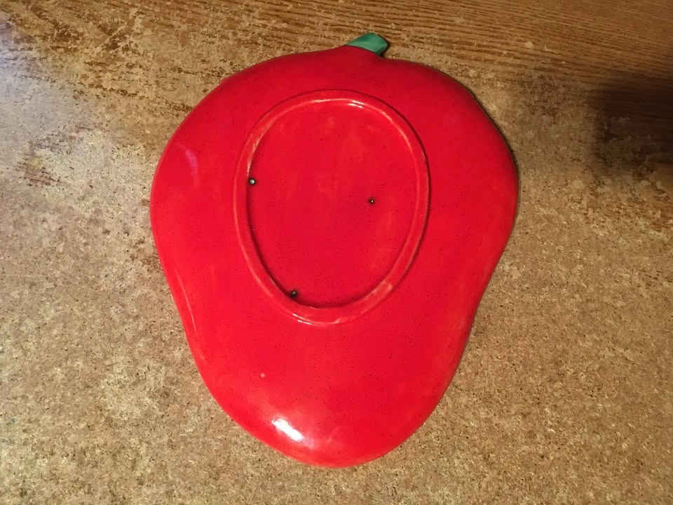 VINTAGE CERAMIC STRAWBERRY PLATTER 11.5" X 9" - photo 2