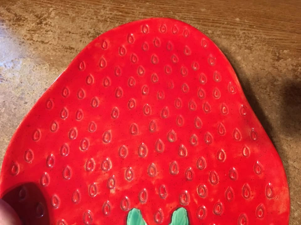 VINTAGE CERAMIC STRAWBERRY PLATTER 11.5" X 9" - photo 4
