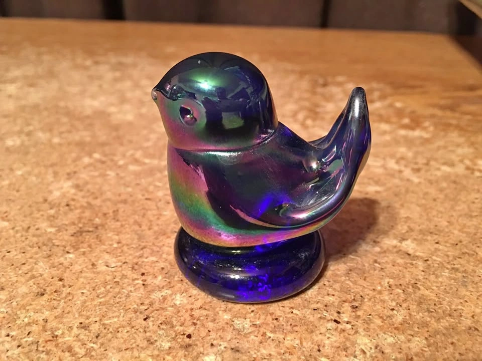 1990 Rainbow Bird Bluebird Leo Ward Carnival Glass 2"