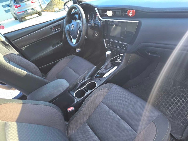 Used 2018 Toyota Corolla LE - photo 3