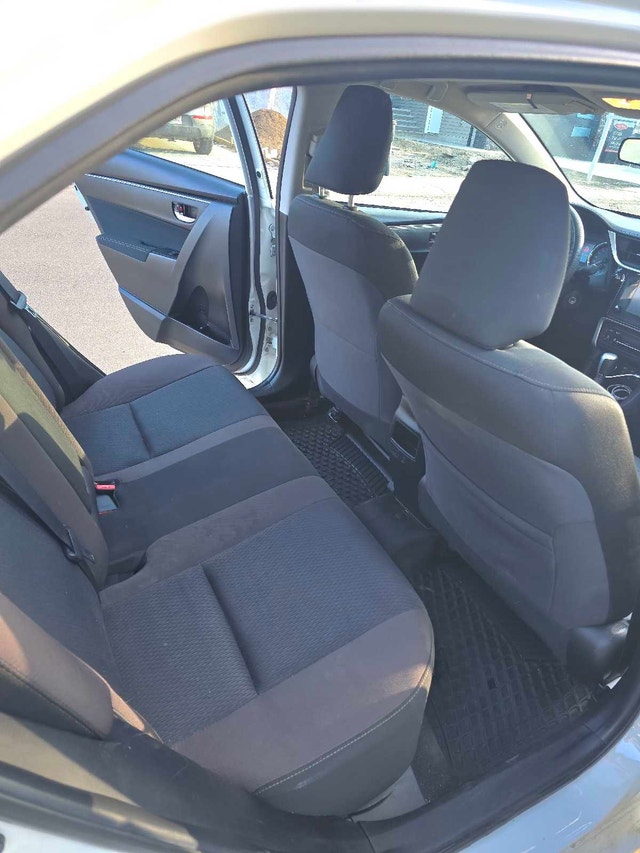 Used 2018 Toyota Corolla LE - photo 4