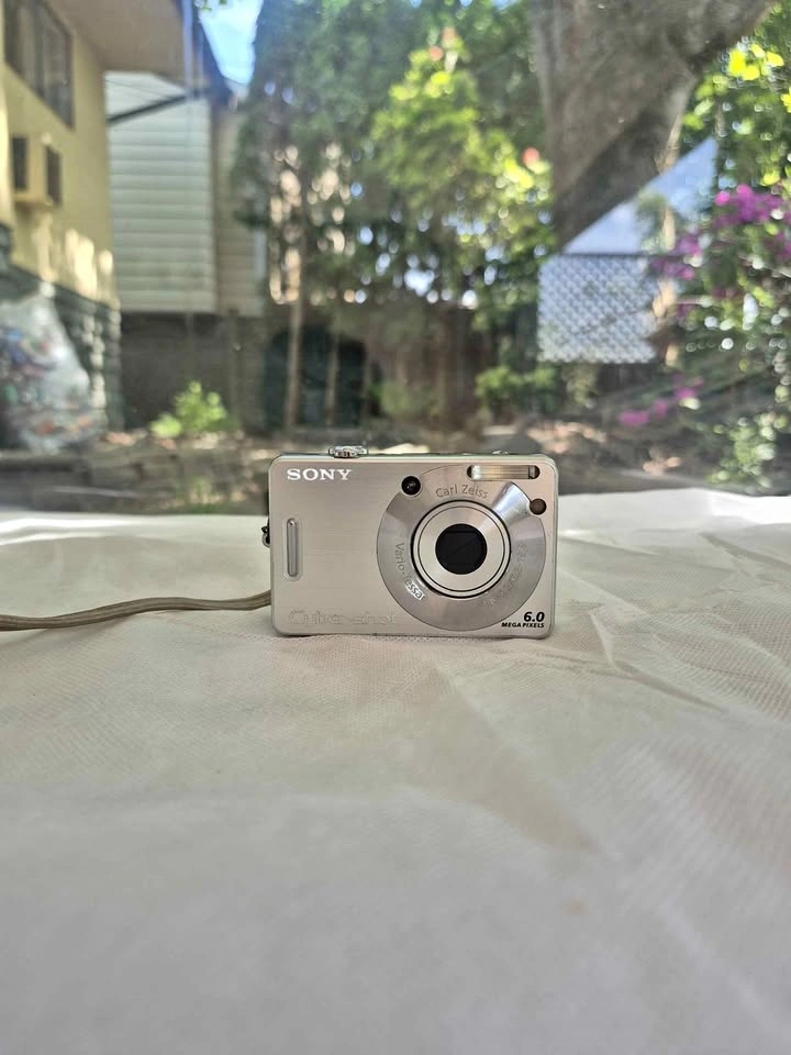 Sony Cybershot DSC-W50 Camera - Tested Working