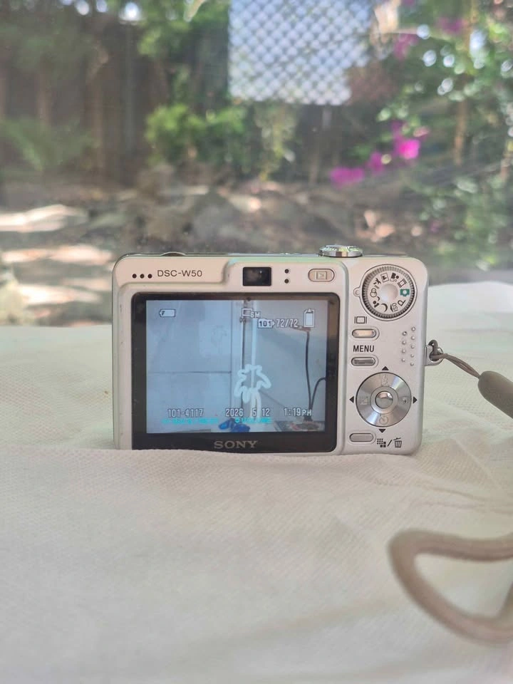 Sony Cybershot DSC-W50 Camera - Tested Working - photo 4