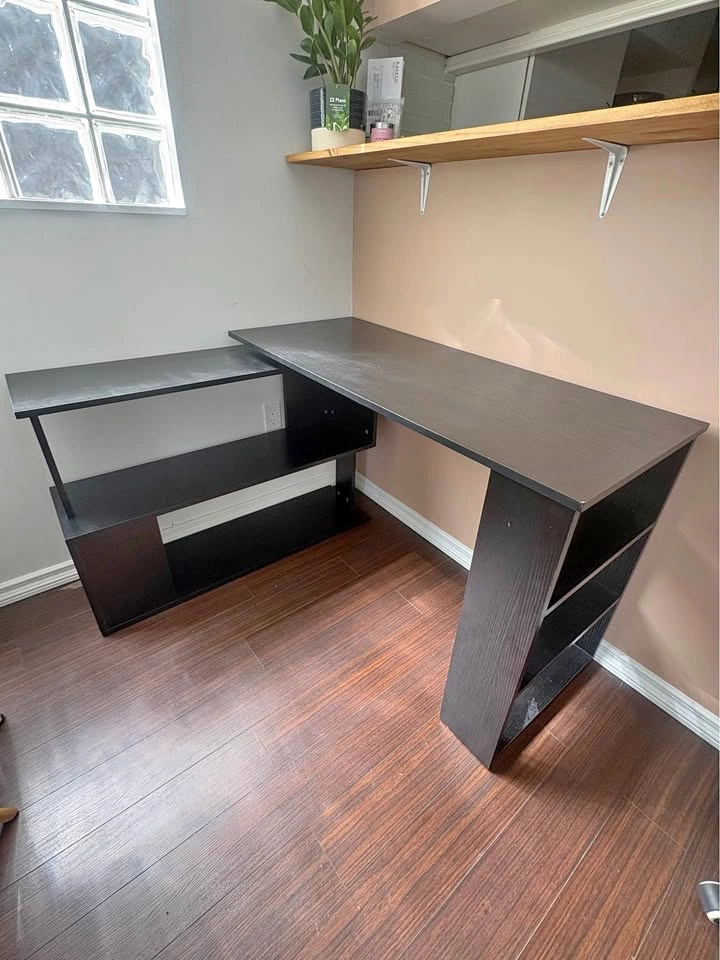 360 Rotating Desk and Chair