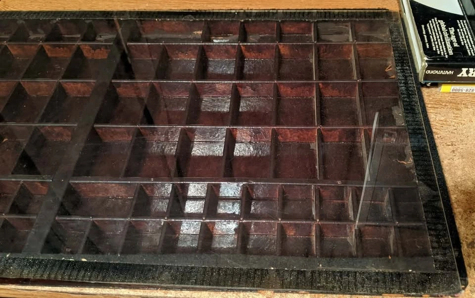 LONG SHADOW BOX WITH PLASTIC COVER 32" X 16.5" X 1.5" - photo 2