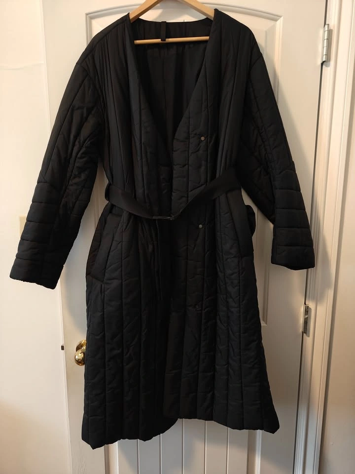 Lululemon Coat Size 8 - Like New