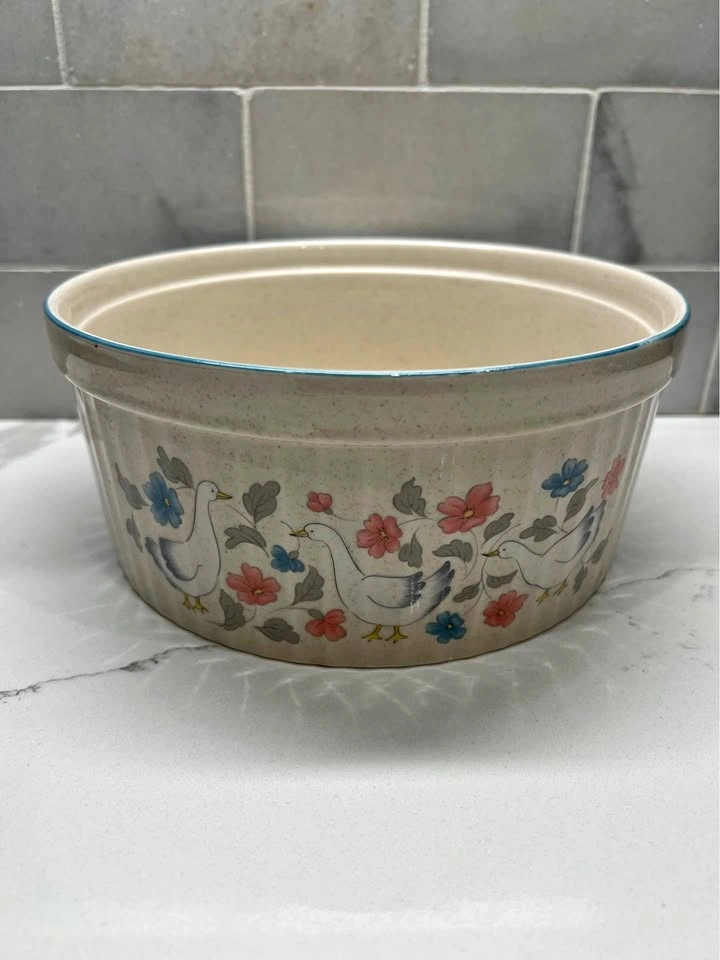 Country Classics Goose Soufflé Dish - 8" Cottagecore