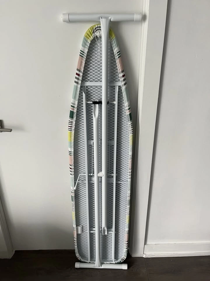 Black + Decker Iron & 54" Ironing Board - photo 3