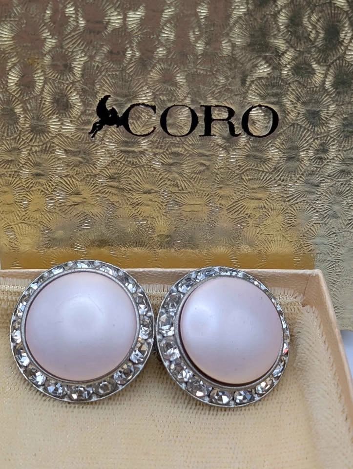 VTG CORO Blush Pink and Sparkling Rhinestone Clipon Earrings wit