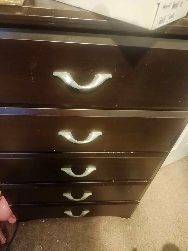 Dresser chest and mirror for sale. - photo 2
