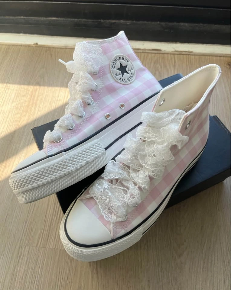 Converse Pink Gingham Shoes - Women’s Size US 8 - photo 2