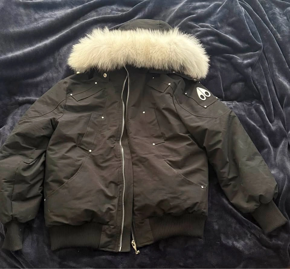 Moose Knuckle Bomber