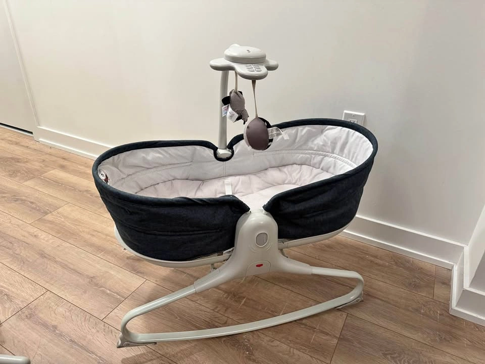 Tiny Love 2-in-1 Bassinet Rocker