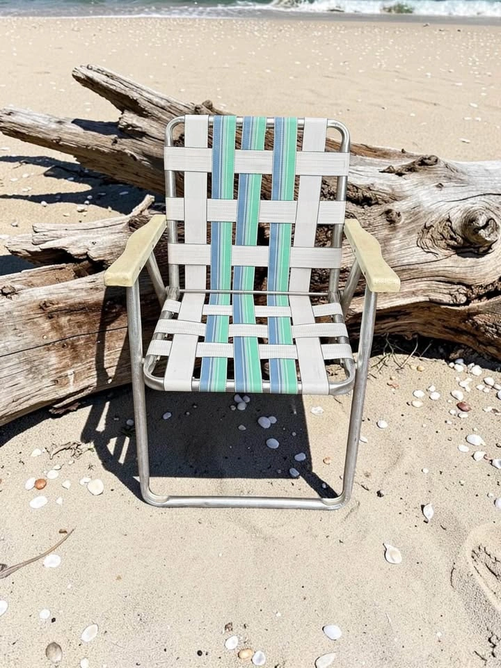 VINTAGE Aluminum Webbed Folding Lawn Chair Aqua & White