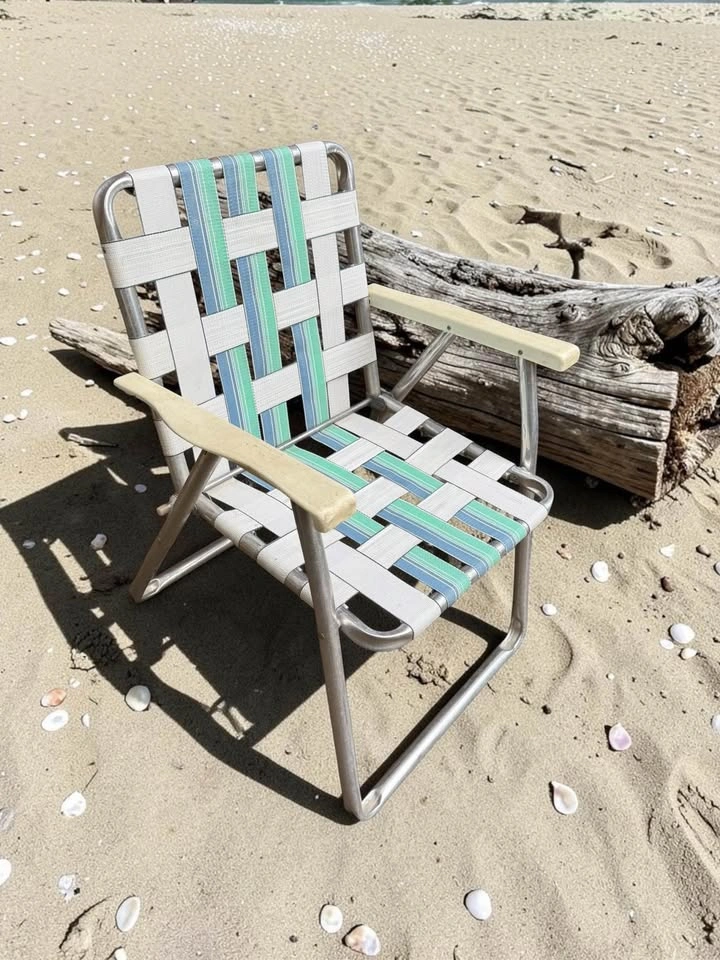 VINTAGE Aluminum Webbed Folding Lawn Chair Aqua & White - photo 3