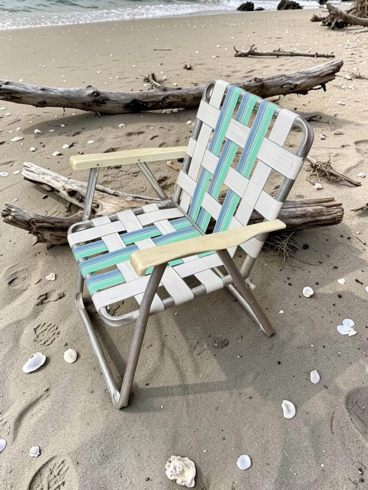 VINTAGE Aluminum Webbed Folding Lawn Chair Aqua & White - photo 4