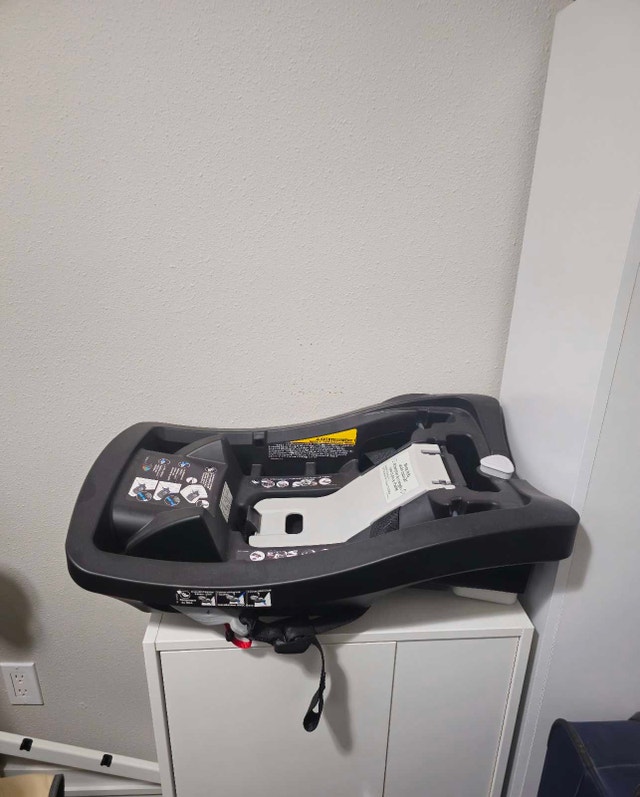 Evenflo Infant Car Seat with Base - photo 4