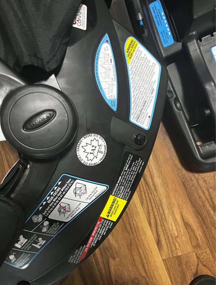 Graco infant car seat + base - photo 3