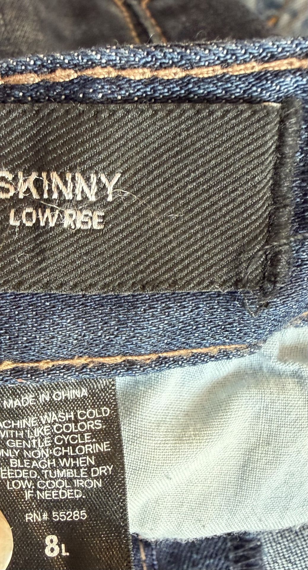 Like New Women’s Size 8 Express Skinny Low Rise Jean Shorts $8 - photo 2