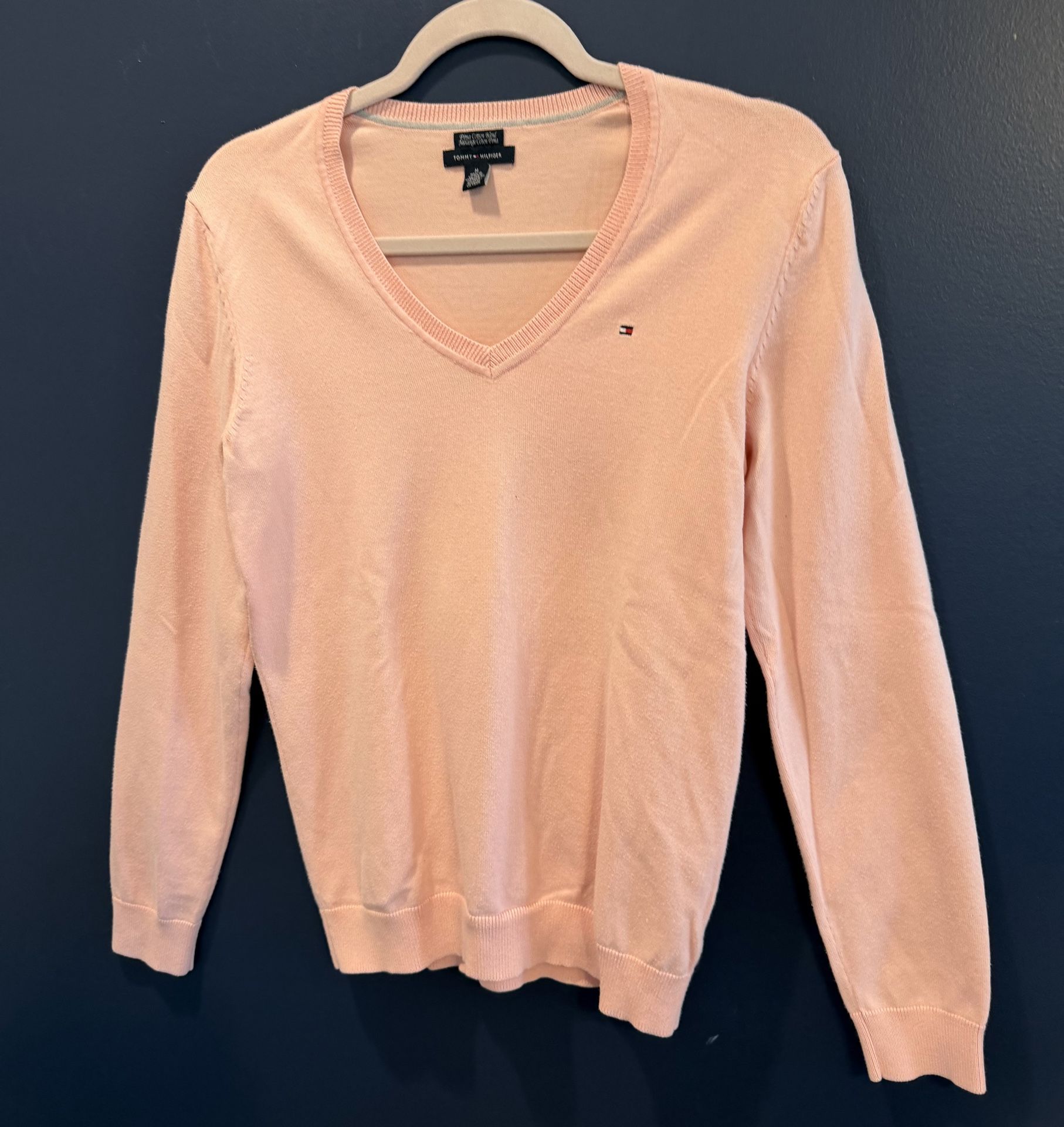 Women’s Size Medium Pink Lightweight V-neck Sweater $12 - photo 3