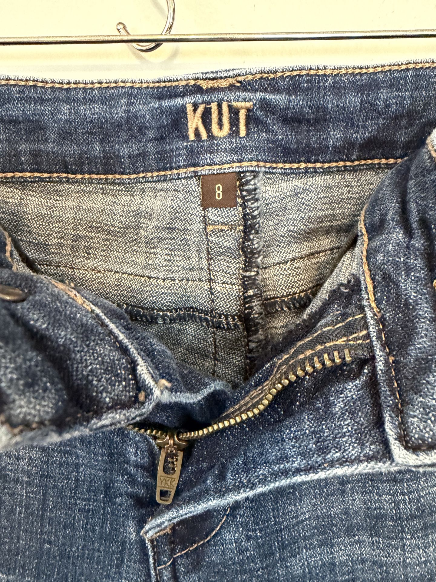 Like New Women’s Size 8 Kut from the Kloth Straight Leg Jeans $1 - photo 2