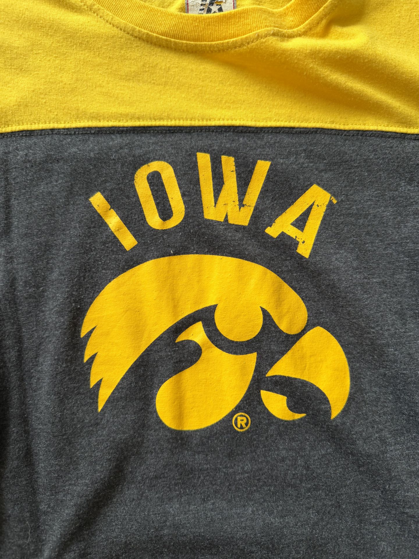 Iowa Hawkeyes T Shirt Vintage 90's Sleeve Women Small Slim Fit $ - photo 3