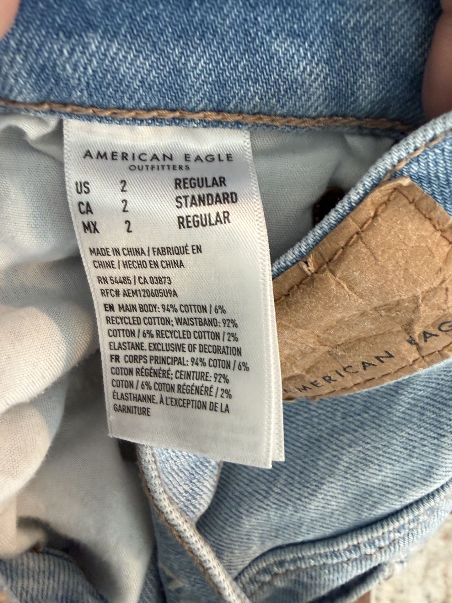 American Eagle Jeans Women’s Size 2 90s Straight Distressed Wash - photo 3