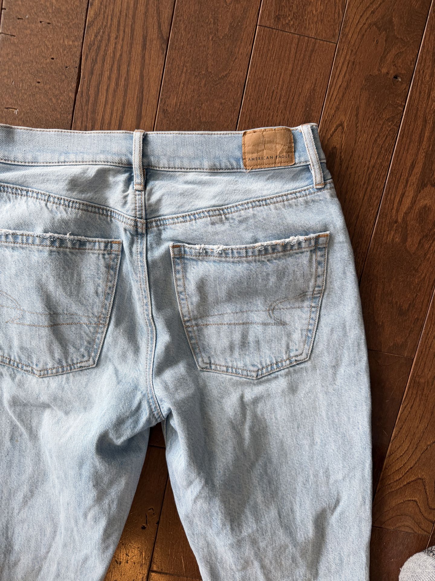 American Eagle Jeans Women’s Size 2 90s Straight Distressed Wash - photo 5
