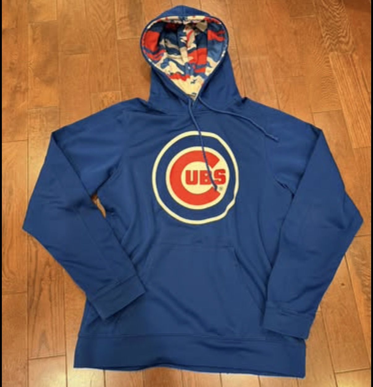 Like New Mens Chicago Cubs Camo Hoodie - Size Medium $25