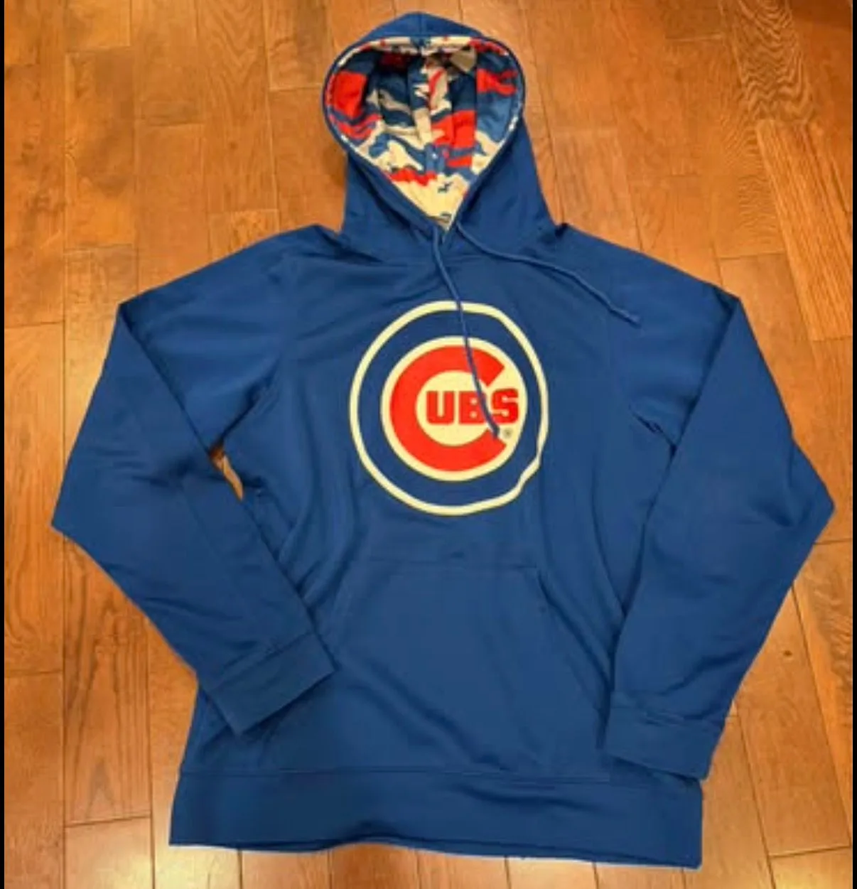 Like New Mens Chicago Cubs Camo Hoodie - Size Medium $25