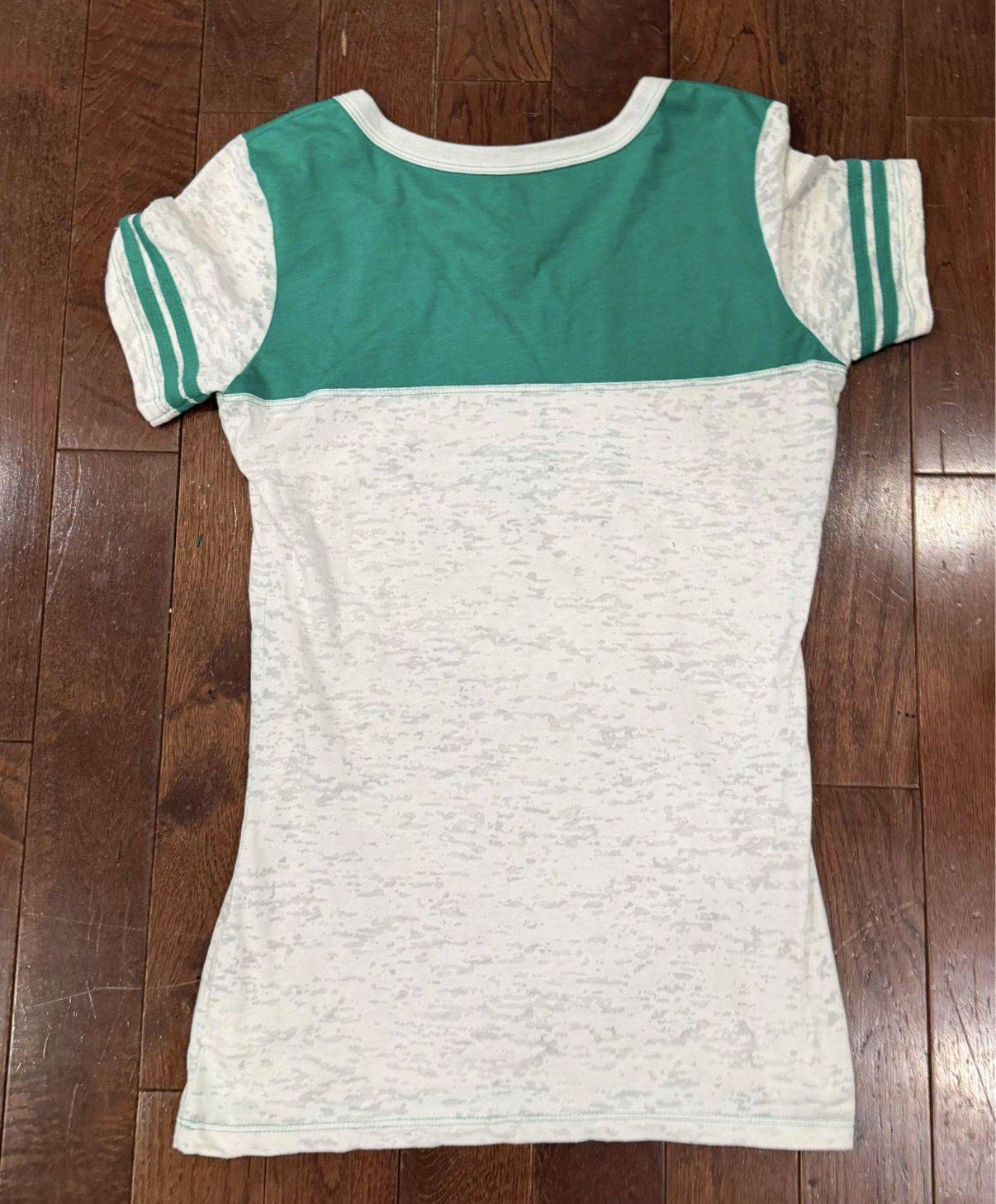 Juniors XL Chicago Cubs Irish Shamrock V-neck T-shirt $12 - photo 3