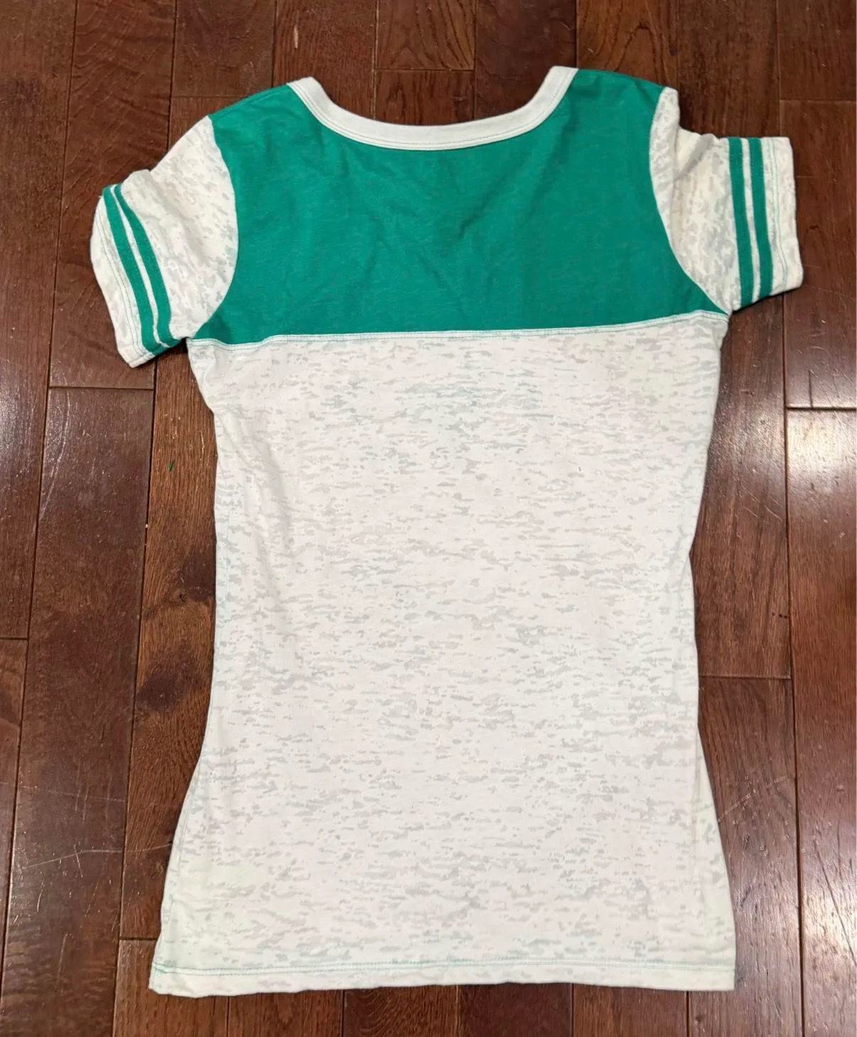Juniors XL Chicago Cubs Irish Shamrock V-neck T-shirt $12 - photo 3