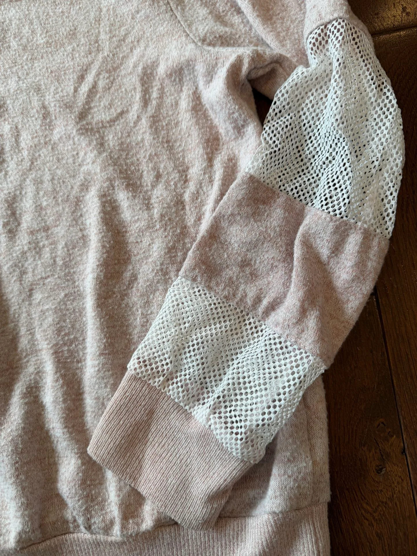 Juniors Size Large light pink crew neck long Sleeve $8 - photo 4