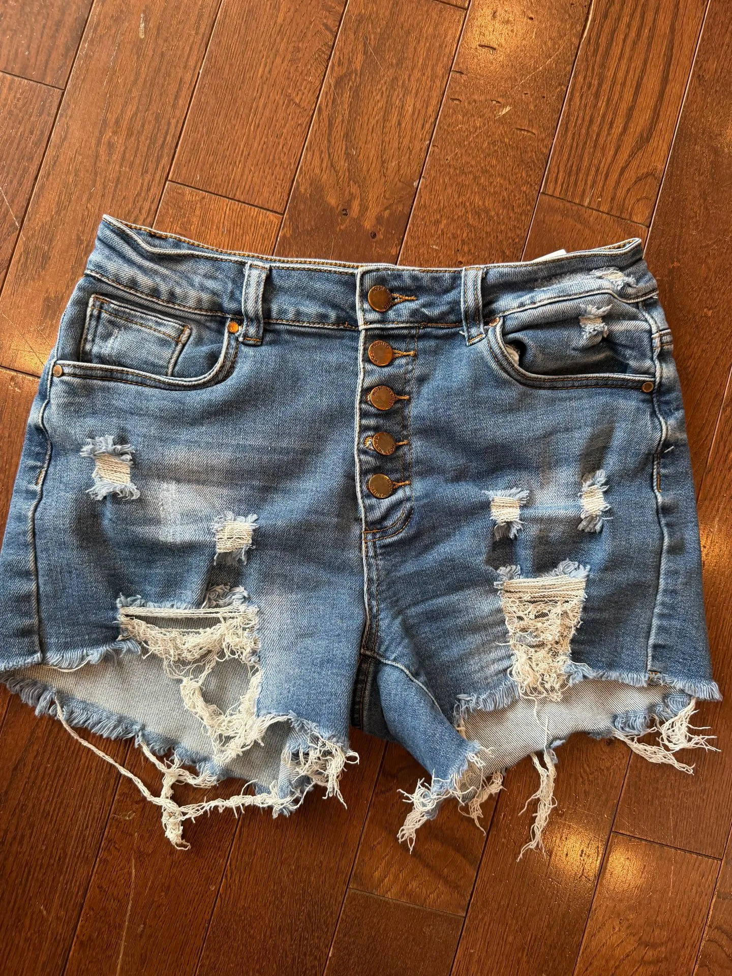 Like New Junior’s Size 7 Cut off Jean Shorts $15